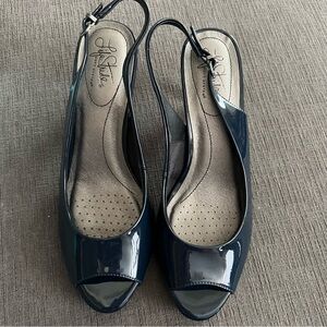 Womens NEW LIFE STRIDE Soft System Open Toe Navy Glossy Pumps Size 10M
